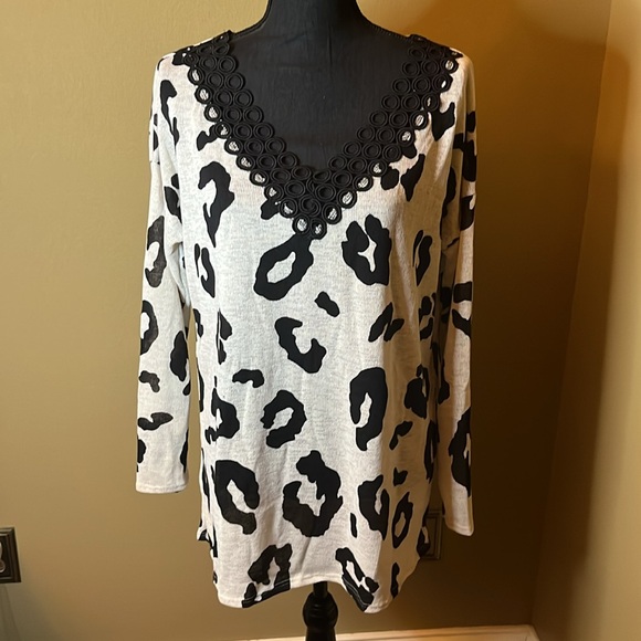 Leopard print top with black lace trim at neck.  NWOT - Picture 8 of 11